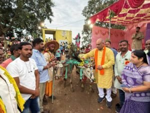 हरेली पर्व पर दुर्ग ग्रामीण विधायक ललित चंद्राकर ने की खेती-किसानी की समृद्धि की कामना