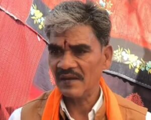 साजा में नया राजनीतिक बवाल…विधायक के पीएसओ सहित कम्यूटर ऑपरेटरों ने अपने अपनों को बांट दी रेवड़ी… कांग्रेस ने सूची जारी कर कसा तंज कह…भाई का.. चाचा का.. मामा का.. सबका पैसा ले रहा ईश्वर साहू…पढ़िए खबर