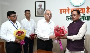 मुख्यमंत्री विष्णु देव साय से भिलाई स्टील प्लांट के नवनियुक्त निदेशक चित्त रंजन महापात्र ने की सौजन्य मुलाकात