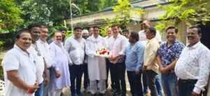 पूर्व मंत्री कुरैशी का मना जन्मदिन,ट्रांसपोर्टरों ने दी बधाई