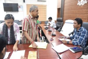 कुथरेल ग्राम पंचायत की शासकीय भूमि पर अतिक्रमण, शिकायत लेकर ग्रामीण पहुंचे जनदर्शन