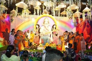 भिलाई सेक्टर-7 दशहरा मैदान गणेश पंडाल में गणेश चतुर्थी महोत्सव का चौथे दिन भक्ति और उल्लास से सराबोर भक्तों का रात 2 बजे तक सैलाब उमड़ा।