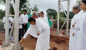 ब्रह्माकुमारीज़ दीदियों ने किया चैतन्य देवियों की झांकी निर्माण का भूमिपूजन…