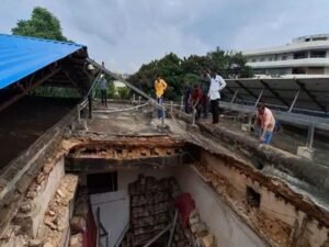 रायपुर कलेक्ट्रेट ऑफिस के रिकॉर्ड रूम की छत गिरी…