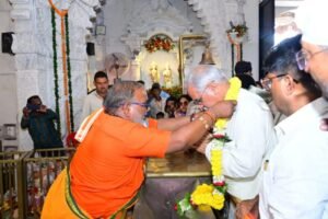 मां बम्लेश्वरी के दरबार पहुंचे पूर्व सीएम भूपेश बघेल, पूजा- अर्चना कर लिया माता का आशीर्वाद…