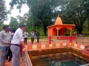 श्रध्दालुओ के आस्था का प्रमुख केंद्र है भुजभुजी मंदिर, कलेक्टर ने किया भुजभुजी मंदिर का निरीक्षण,श्रद्धालुओं की सुविधाओं को लेकर दिए आवश्यक निर्देश