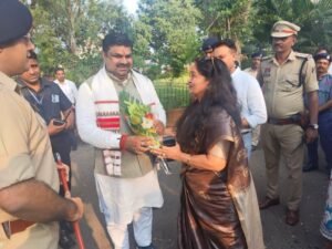 स्कूलों में संगीत शिक्षा की अनिवार्यता को लेकर शिक्षा मंत्री से मिली कुलपति प्रो (डॉ) लवली शर्मा