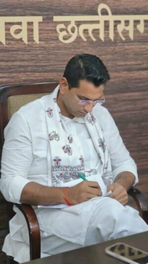 भिलाई में शराब दुकान को लेकर विवाद, विधायक देवेंद्र यादव ने कलेक्टर से की हटाने की मांग..