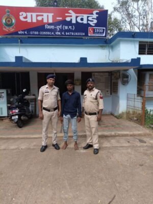 धारदार चाकू दिखाकर डराने धमकाने का आरोपी गिरफ्तार…आर्म्स एक्ट के तहत की गई कार्रवाई