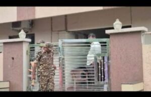 BREAKING:- भिलाई तीन में कारोबारी शिवकुमार मोदी के घर छापा