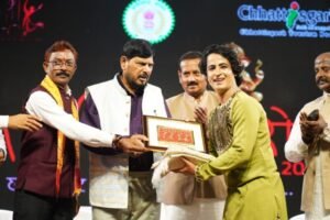 चक्रधर समारोह 2025: सुर-ताल और घुंघरू की सतरंगी छटा, मल्लखंभ दल रहा आकर्षण का केंद्र