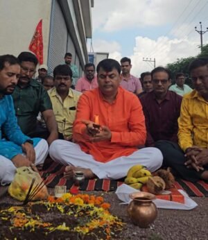 खुर्सीपार में बनेगा जिले का सबसे बड़ा सेवा पंडाल, आज हुआ भूमि पूजनमां बम्बलेश्वरी के भक्तों की करते है सेवा, भोजन, चाय-नाश्ता, दूध, फल और दवाइयां, आराम करने की भी होती है सुविधा