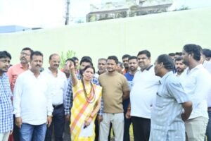 स्कूल शिक्षा मंत्री गजेन्द्र यादव ने नगर के विभिन्न स्कूलों के माली हालत का जायजा लिया