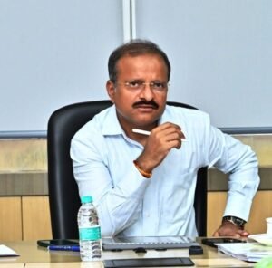 मुख्यमंत्री के प्रमुख सचिव ने नक्सल प्रभावित जिलों में विकास कार्यों की समीक्षा की