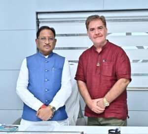 मुख्यमंत्री विष्णु देव साय से हार्टफुलनेस संस्थान के डायरेक्टर चावला ने की सौजन्य भेंट