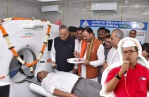 सीटी स्कैन को बना के स्मारक, मना रहे जन्मदिन मुबारक- कांग्रेस