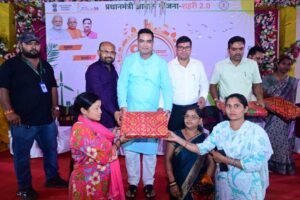 सेवा पखवाड़ा शुभारंभ पर 125 आवासों की मिली स्वीकृति, विधायक ने 38 किरायेदारों को सौंपी चाभी