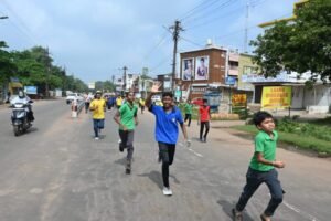 बच्चे, जवान और वरिष्ठ नागरिकों ने मैराथन में लिया हिस्सा…निगम कर्मचारियों ने चलाया सफाई अभियान