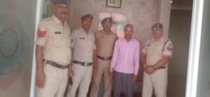 Crime Breaking हत्या का आरोपी पति गिरफ्तार…पत्नी की हरकतों से परेशान होकर गला दबाकर की थी हत्या