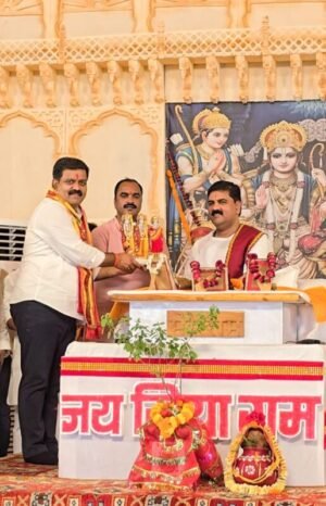 गृह मंत्री शर्मा श्रीराम कथा श्रवण करने खुर्सीपार पहुंचे