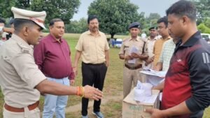 सूरजपुर पुलिस ने जप्त अवैध अंग्रेजी व महुआ शराब किया नष्टीकरण….