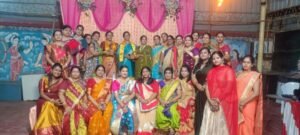 क्षेत्रीय पोशाक उत्सव एवं क्षेत्रीय गीतों में झूमि महिलाएं……