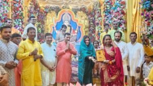 मां संतोषी आस्था का केंद्र बना भव्य पंडाल…….