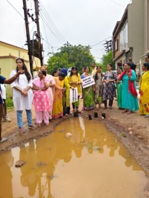 वार्ड 59 हरि नगर-साकेत कॉलोनी में जनता का जोरदार धरना प्रदर्शन, निकिता सिंह ने निगम प्रशासन को चेताया