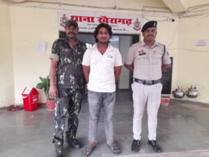 चाकू लहराकर आमजन को डराने-धमकाने की कोशिश कर रहा युवक गिरफ्तार..