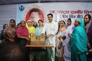 वीरा सिंह की छठवीं पुण्यतिथि पर उनके पुत्र इंद्रजीत ने पेश की सेवा की मिसाल,, पिता के बताएं मार्ग पर चलने का लिया संकल्प