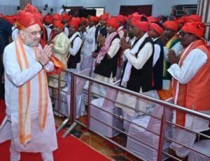 मुरिया दरबार में शामिल हुए केंद्रीय गृह मंत्री अमित शाह, मांझी-चालकी से किया सीधा संवाद