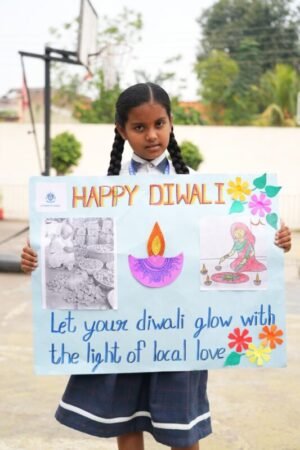 दीपावली पर KH ग्रुप ऑफ स्कूल्स की अनूठी पहल, बच्चों ने सड़क किनारे दुकानदारों से की खरीदारी..