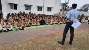 एनसीसी कैडेट्स को सायबर अपराध एवं नशा मुक्ति और यातायात सुरक्षा के संबंध में बचाव की दी गई जानकारी