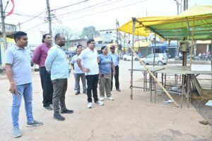 अवैध अतिक्रमणकारियों पर निगम की बड़ी कार्यवाही