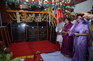 उप मुख्यमंत्री अरूण साव के द्वारा सूरक्षा के दृष्टिकोण से लोरमी नगर के चौक चौराहों पर 40 सीसीटीवी कैमरों का किया गया लोकार्पण