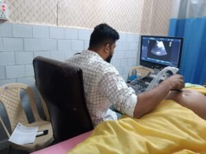 उपमुख्यमंत्री विजय शर्मा के निर्देश पर बोड़ला में निःशुल्क सोनोग्राफी एवं रक्तदान शिविर आयोजित..