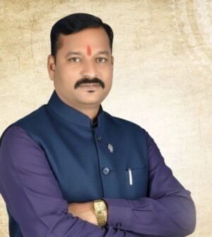 रविवार 2 नवम्बर को कांग्रेस की मिशन संडे टीम द्वारा क्षेत्रीय विधायक यशोदा नीलांबर वर्मा के नेतृत्व में इतवारी बाजार तिराहा चौक खैरागढ़ में सड़क की लगातार जर्जर स्थिति को सुधारने और किसानों को मुआवजा प्रदान करने सहित क्षेत्र की समितियों में धान के पंजीयन को लेकर आ रही दिक्कतों को दूर करने की मांग को लेकर एक विशेष सद्बुद्धि यज्ञ एवं प्रदर्शन आयोजित किया जाएगा