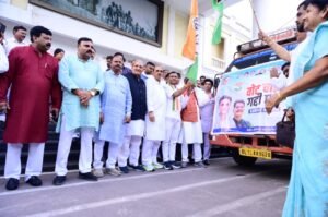 वोट चोर गद्दी छोड़” आंदोलन के 15.75 लाख हस्ताक्षर फार्म दिल्ली रवाना