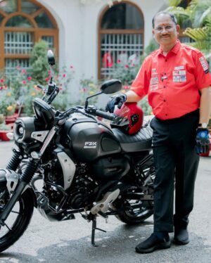 मुख्यमंत्री विष्णुदेव साय ने स्वयं बाइक चलाकर युवाओं को दिया सुरक्षित ड्राइविंग का संदेश