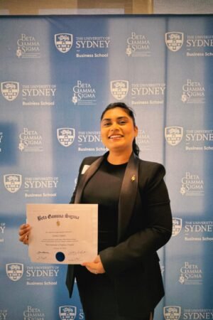 इशिका को मिला बीटा गामा सिग्मा की सदस्यता