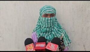 सोशल मीडिया पर की दोस्ती, मोबाइल पर की वर्चुअल शादी, ब्लैकमेल कर सुहागरात मनाने दोस्त को भेजना पड़ा महंगा, आरोपी गिरफ्तार, वर्ष 2021 में पकड़े गए आरोपी दिलीप चौहान के साथी कुन्दन राज ने मोबाइल फोन के जरिए नाबालिक बालिका से की दोस्ती