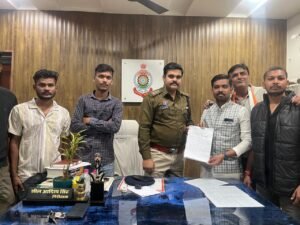 पुरानी बस्ती में लोकतंत्र पर हमला!