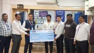 सड़क दुर्घटना में दिवंगत ताम्रध्वज जंघेल के परिजनों को एसबीआई जनरल बीमा ने सौंपा बीस लाख रुपये का दावा राशि….