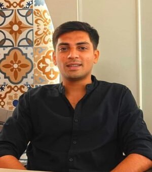 CGPSC टॉपर देवेश प्रसाद साहू : धनोरा के साधारण घर से उठी असाधारण रोशनी