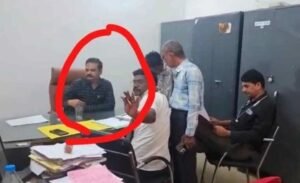 गरियाबंद नगरीय प्रशासन में करप्शन का बड़ा खुलासा — इंजीनियर संजय मोटवानी 30 हजार की रिश्वत लेते रंगे हाथ गिरफ्तार