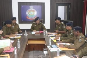 वरिष्ठ पुलिस अधीक्षक दुर्ग ने ली अपराध समीक्षा बैठक