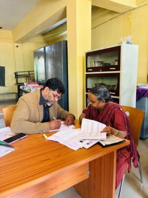 फरीदनगर में लगा SIR शिविर ,वितरित किए गए निर्वाचन आयोग के फार्म