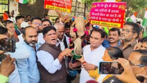 400 यूनिट हॉफ को बंद कर केवल 200 यूनिट हॉफ योजना छग की जनता के लिए ऊंट के मुंह में जीरा समान – राकेश ठाकुर