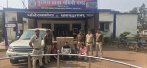 धमधा मार्ग पर बड़ी कार्रवाई: नंदिनी नगर पुलिस ने पकड़ी 28 पेटी अवैध शराब, 4 तस्कर गिरफ्तार… 4.74 लाख का माल जब्त