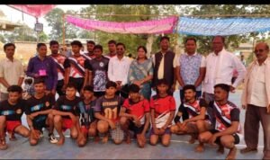 रात्रीकालीन कबड्डी प्रतियोगिता का ग्राम मंडला में विधायक यशोदा नीलांबर वर्मा ने किया शुभारंभ, समुदायिक भवन के लिए 3 लाख की घोषणा…